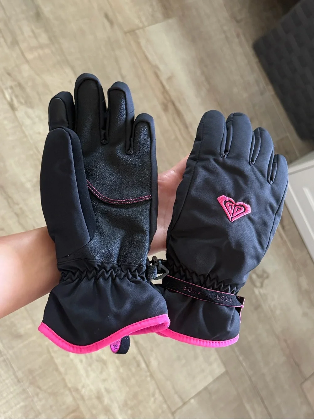 Roxy Kids Black Mittens with Pink Trim and Heart Logo